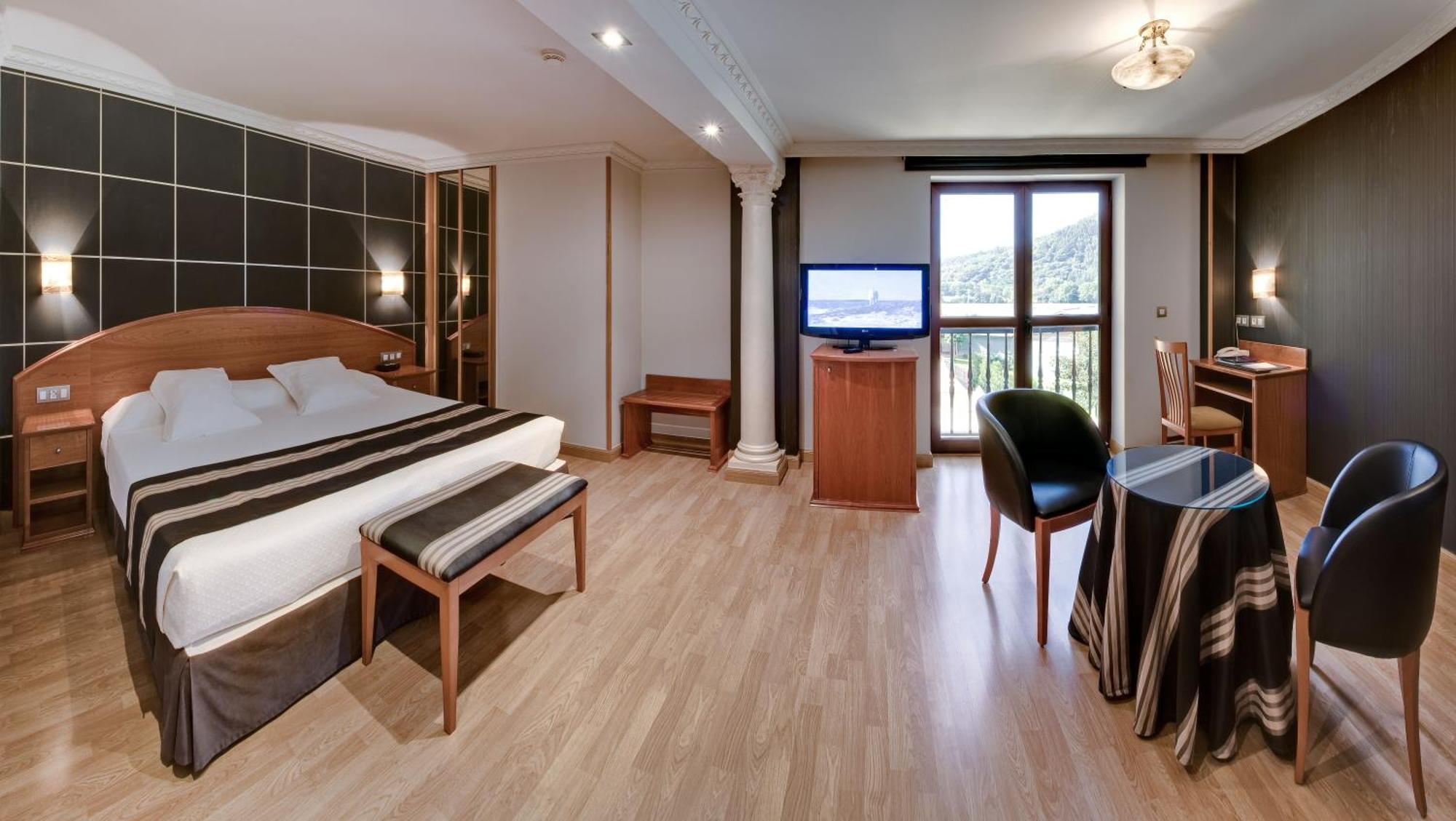 הוזנאיו Hotel Spa Villa Pasiega מראה חיצוני תמונה