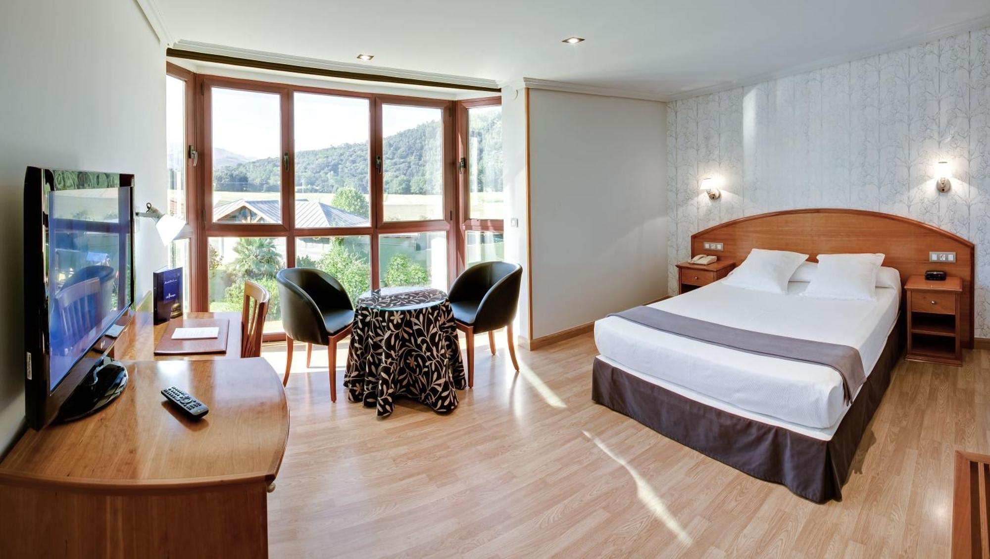 הוזנאיו Hotel Spa Villa Pasiega מראה חיצוני תמונה